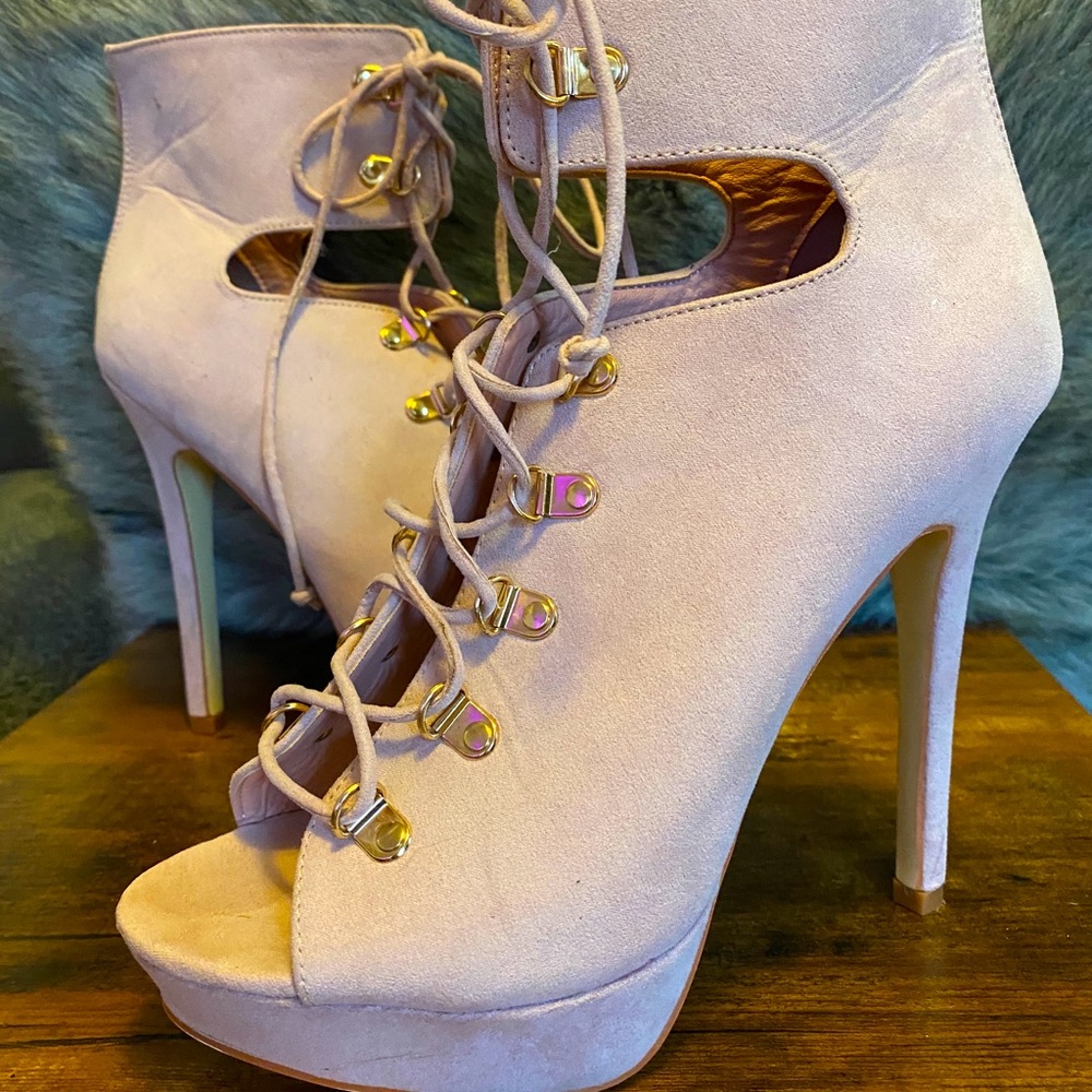 Size 9 Strappy tan ShoeDazzle heels